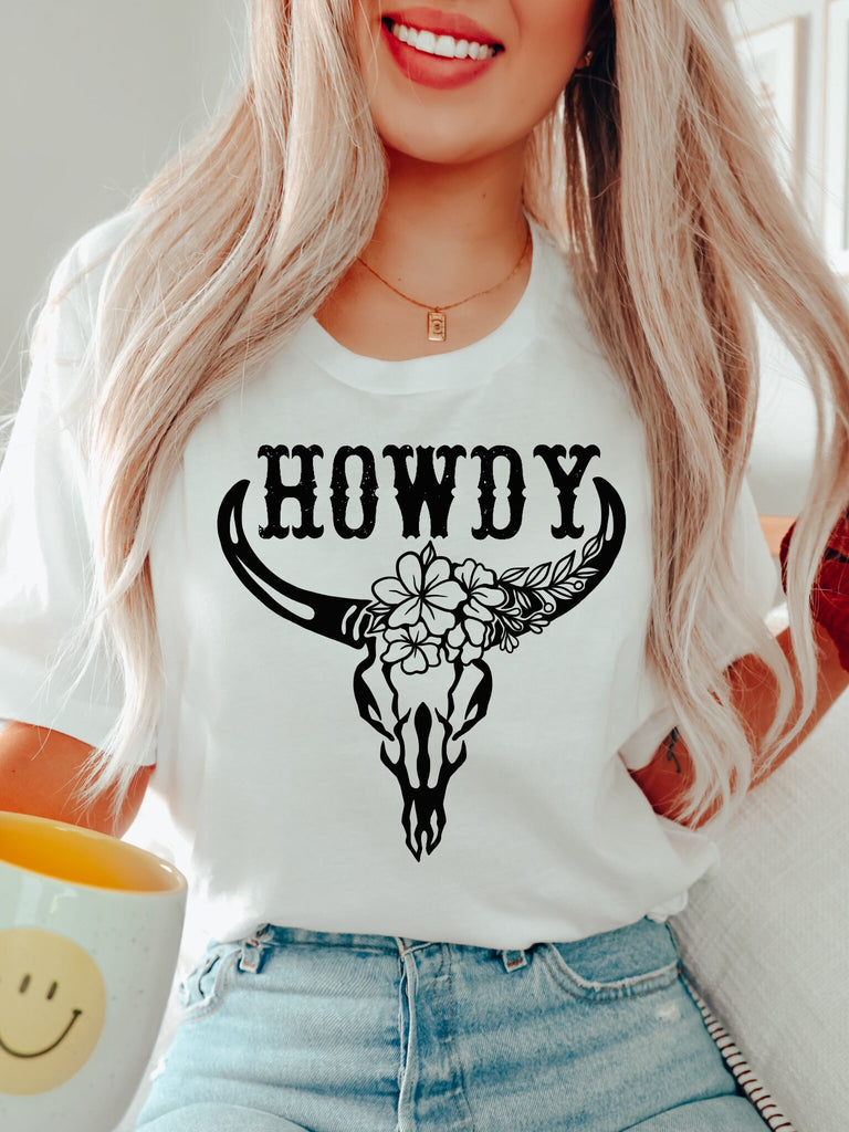 Howdy Boho Cow Skull Shirt Howdy Shirt Wild West Shirt Western Graphic Tee Cowgirl Shirt Bull Skull Tee Southwest Top Western Clothing