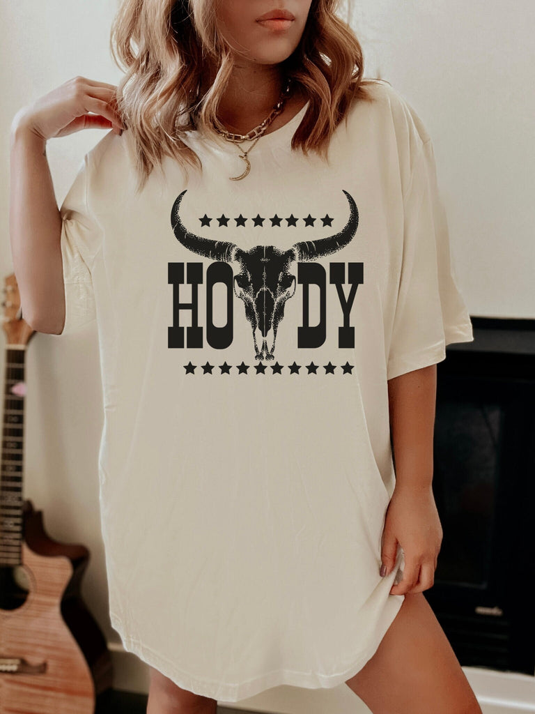 Howdy Country Boho Cow Skull Shirt Howdy Shirt Wild West Shirt Western Graphic Tee Cowgirl Shirt Bull Skull Tee Southwest Top Western Tee